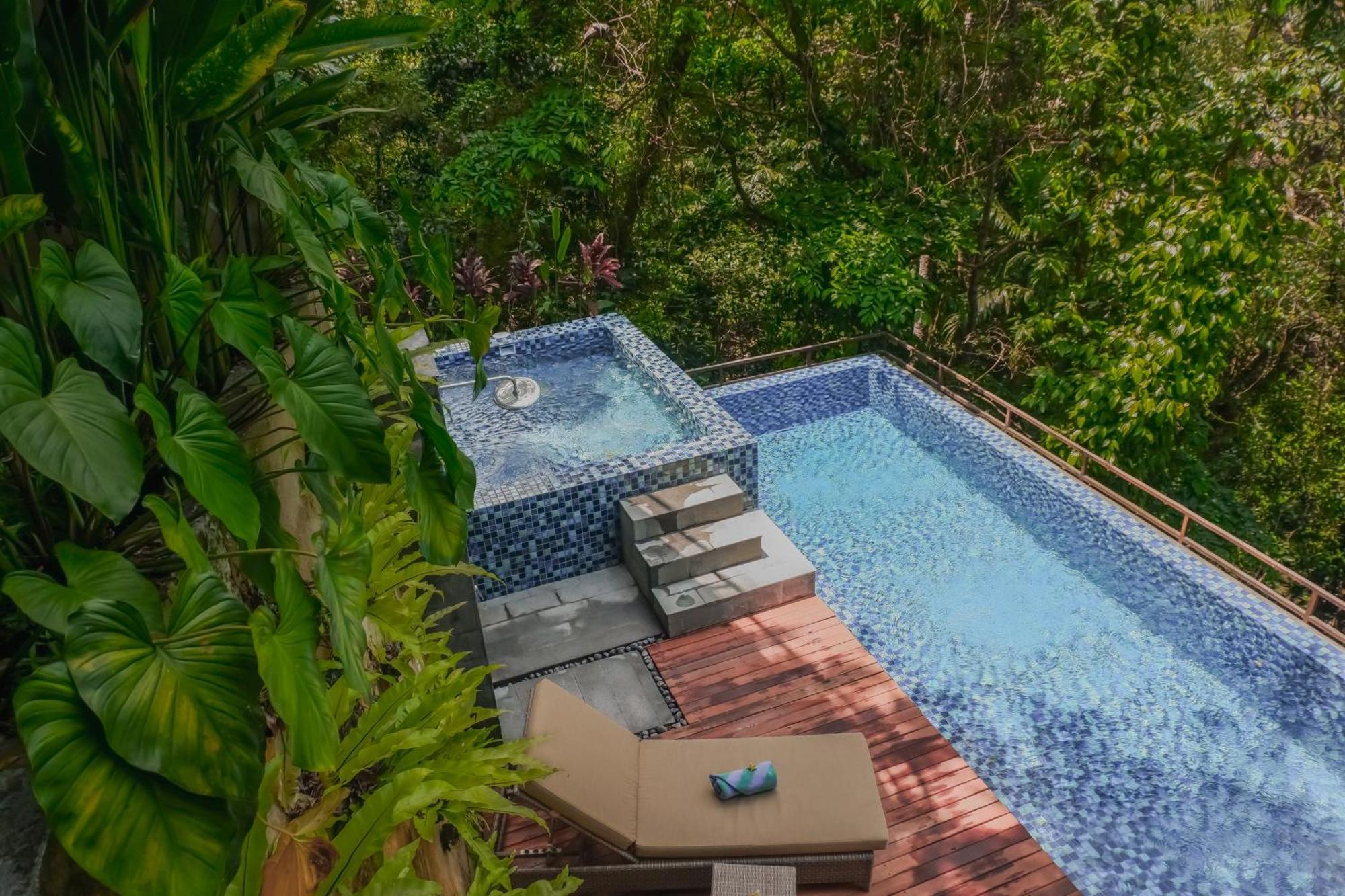 The Sebali Resort ウブド エクステリア 写真 Private pool at the resort