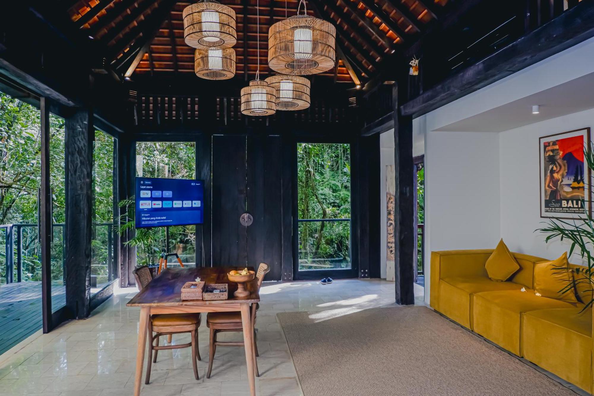The Sebali Resort ウブド エクステリア 写真 The interior of a villa at the resort
